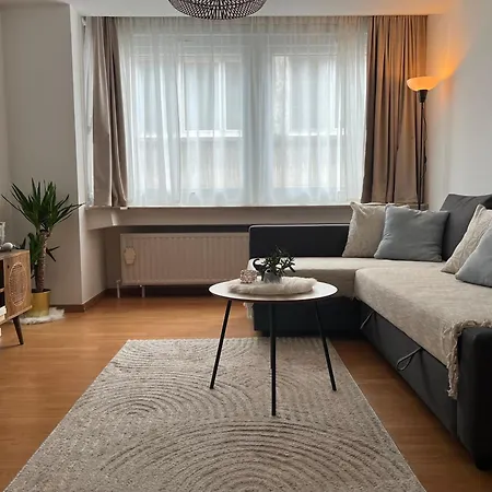 Seascape Apartment *
